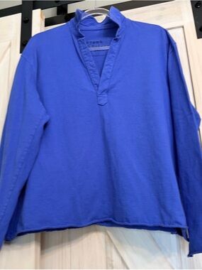 Like new Frank and Eileen Patrick jersey top, beautiful blue Lapis size large.